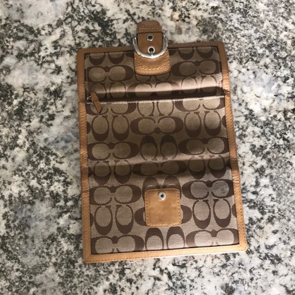 Coach Clutch - Picture 1 of 6